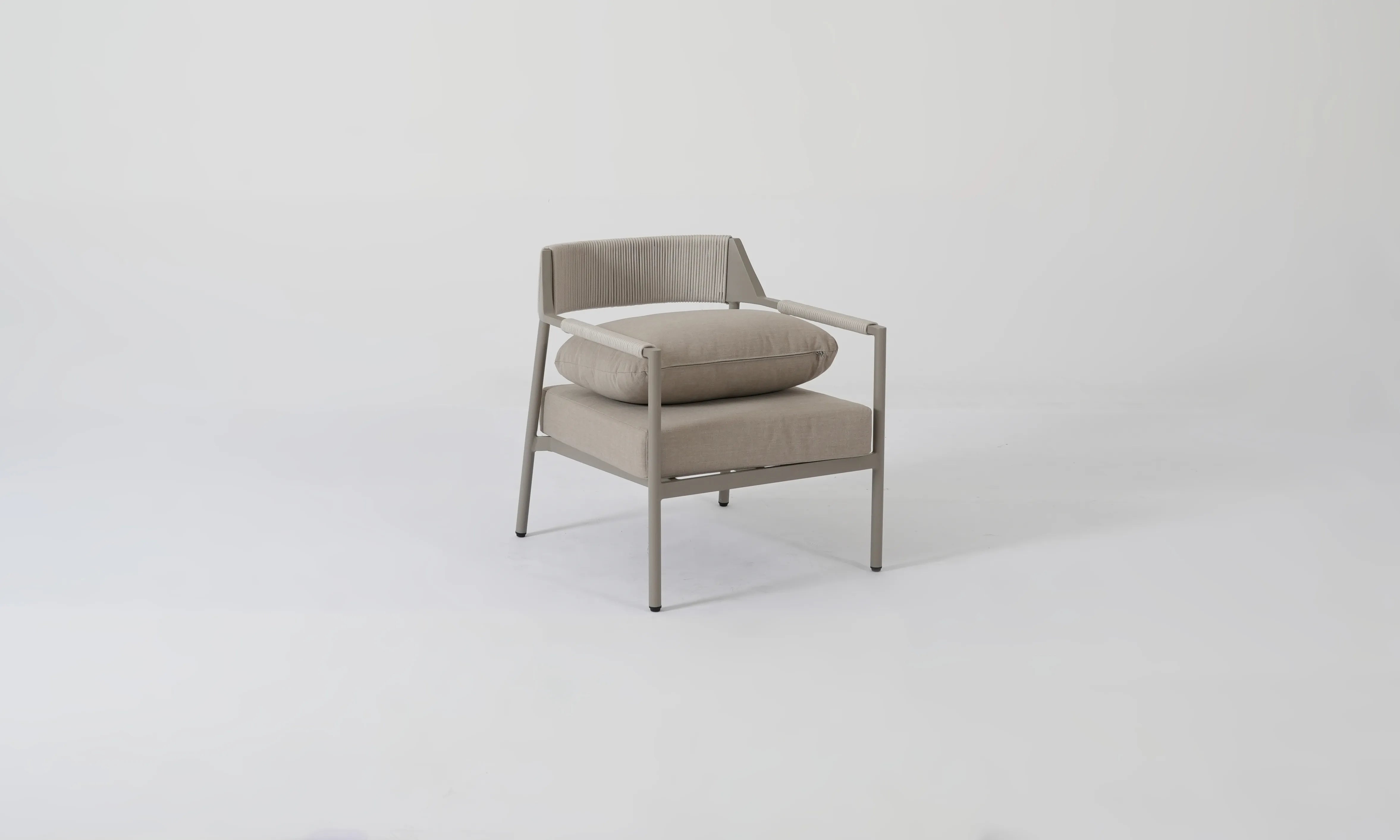 TREVINO Lounge Set – 4-Seater Comfort with Sleek Outdoor Appeal