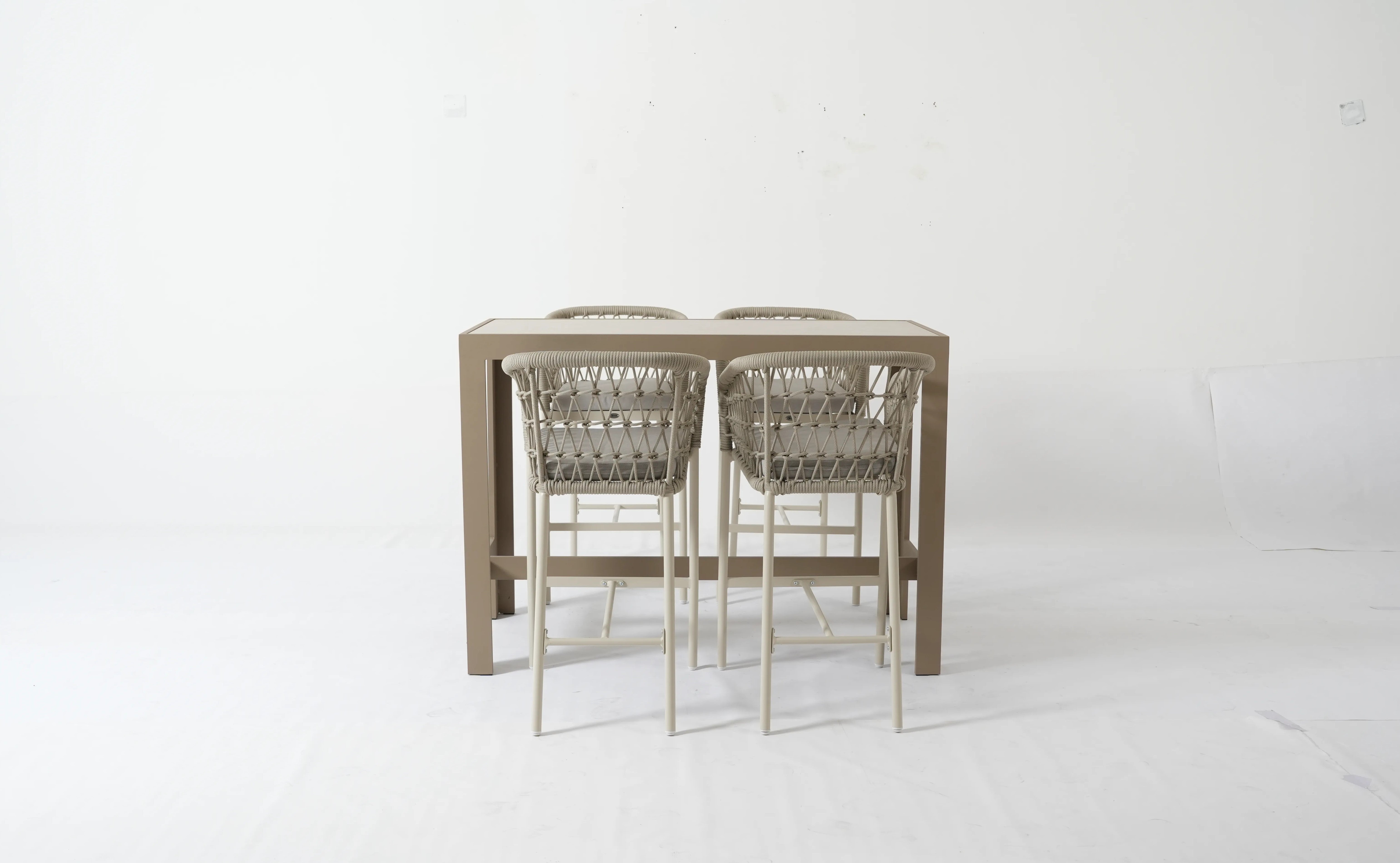 MICHAEL TOWN Bar Stool Set – High-End Outdoor Sophistication