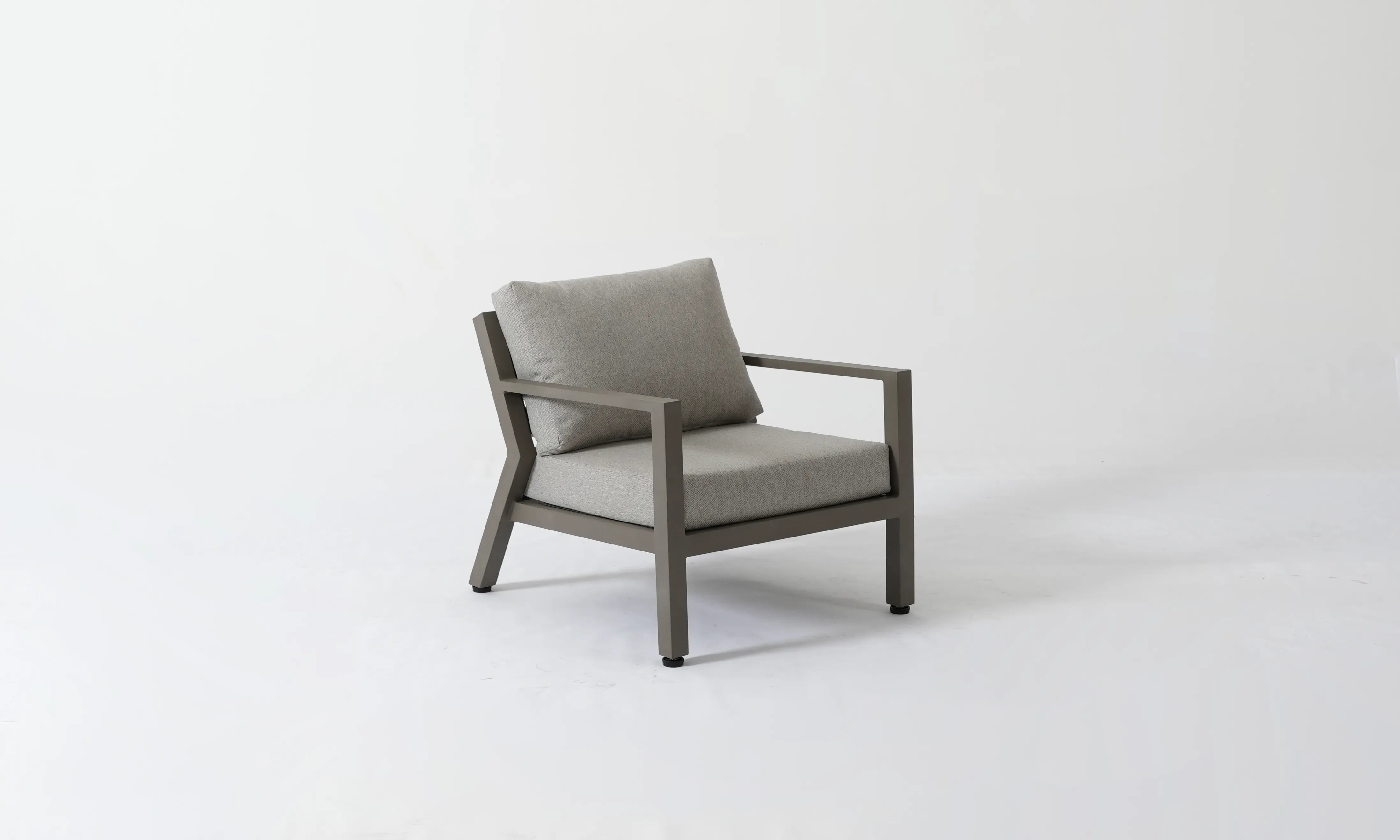 MANUTI Lounge Set – Contemporary Elegance in Aluminum and Rope