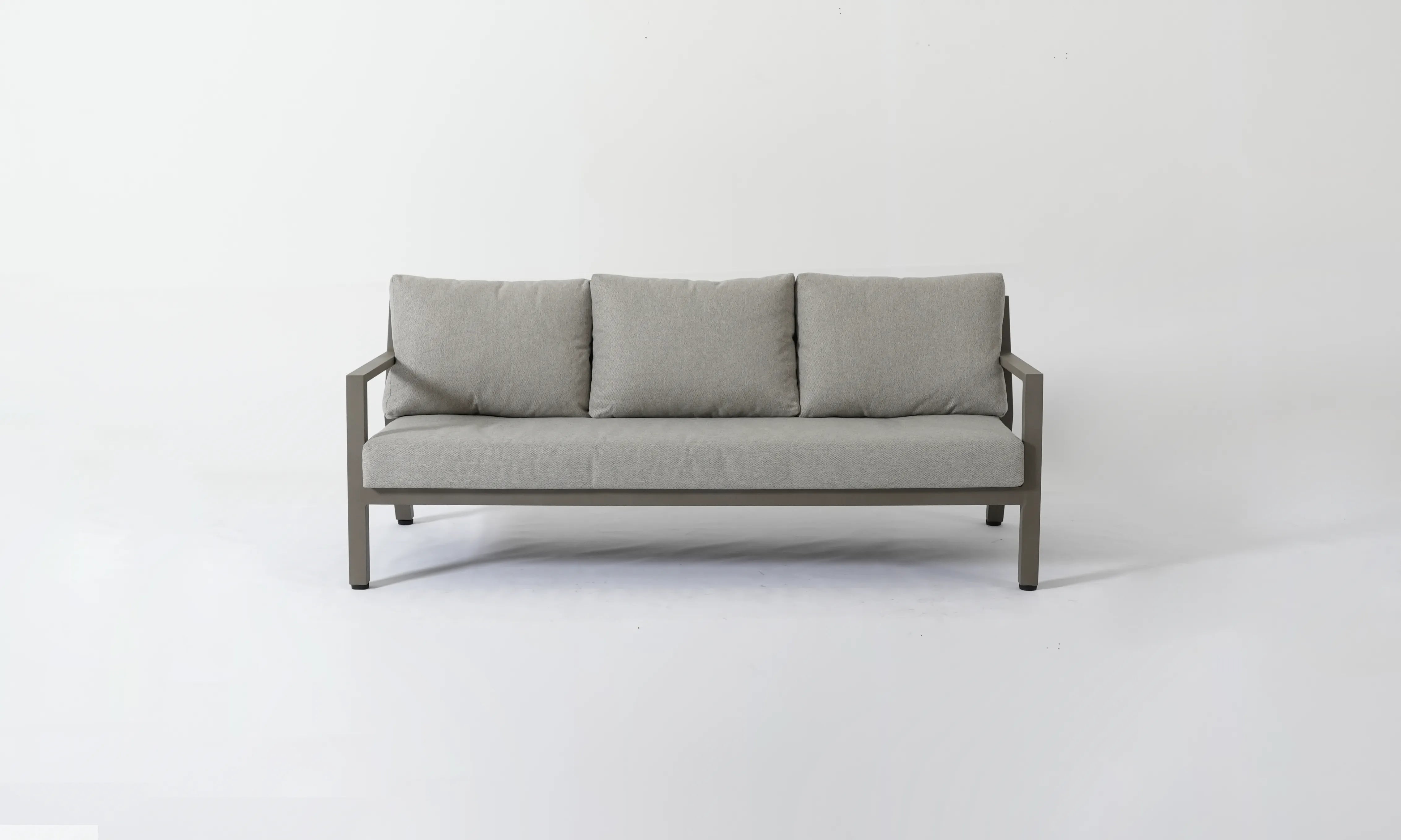 MANUTI Lounge Set – Contemporary Elegance in Aluminum and Rope