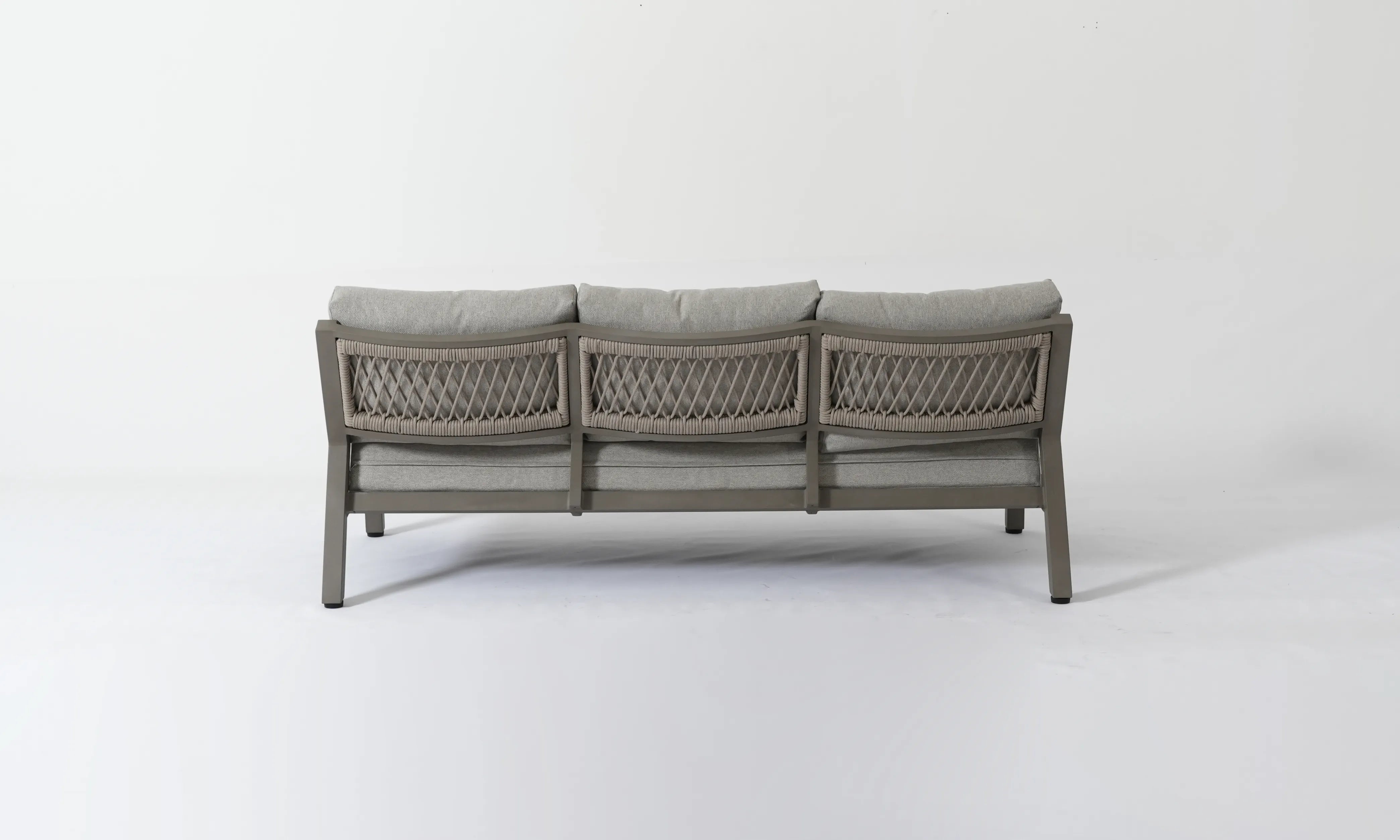MANUTI Lounge Set – Contemporary Elegance in Aluminum and Rope