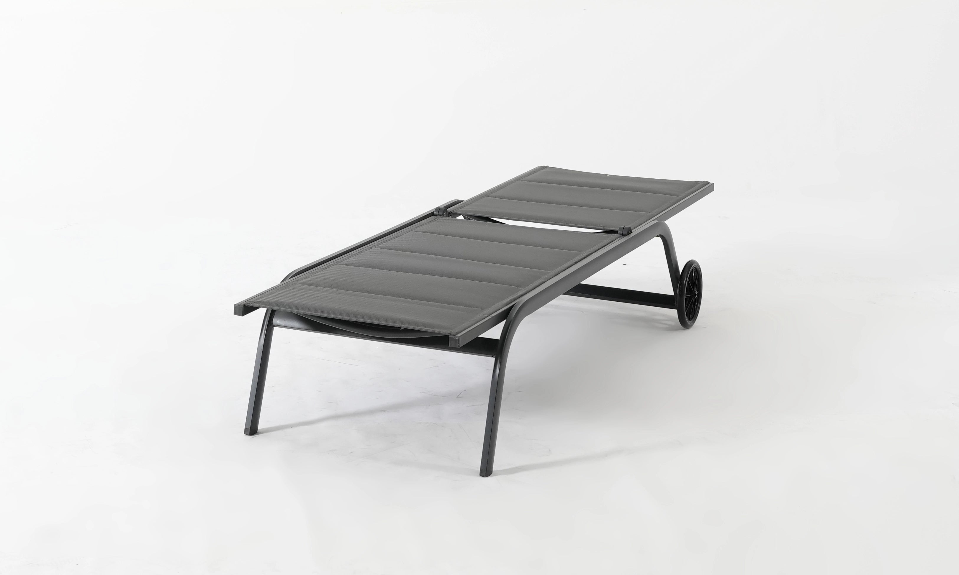 Armless Sun Lounger – Sleek Comfort with High-End Build
